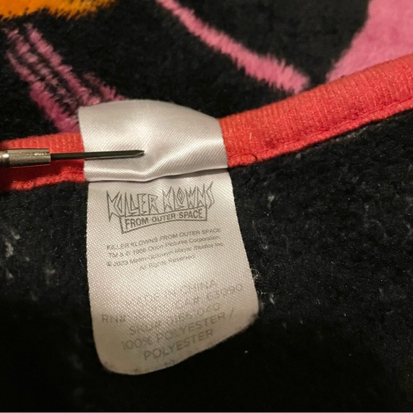 Steven Rhodes Killer Klowns from Outer Space Blanket - Picture 8 of 16